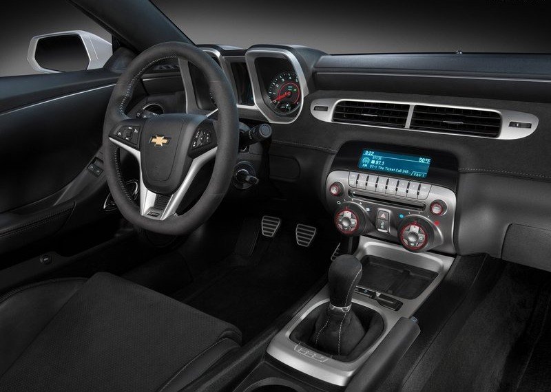 2014 Chevrolet Camaro - интерьер.