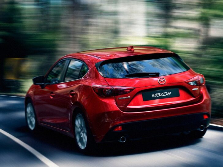 2014 Mazda3 — вид сзади