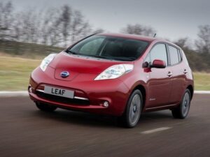 Дилеры альянса Renault-Nissan реализовали 100-тысячный электромобиль