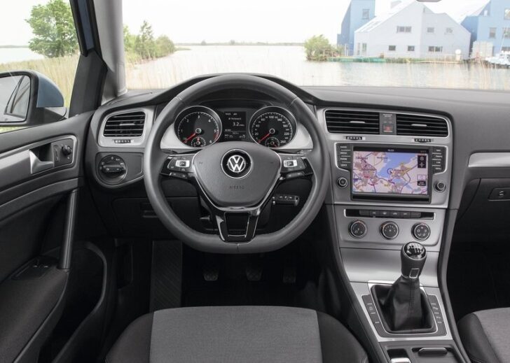 2014 Volkswagen Golf TDI BlueMotion — интерьер