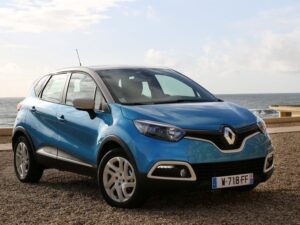 Компания Renault увеличит объемы производства небольшого кроссовера Captur