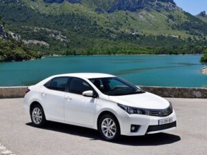 Стали известны цены на Toyota Corolla новой генерации для российского рынка