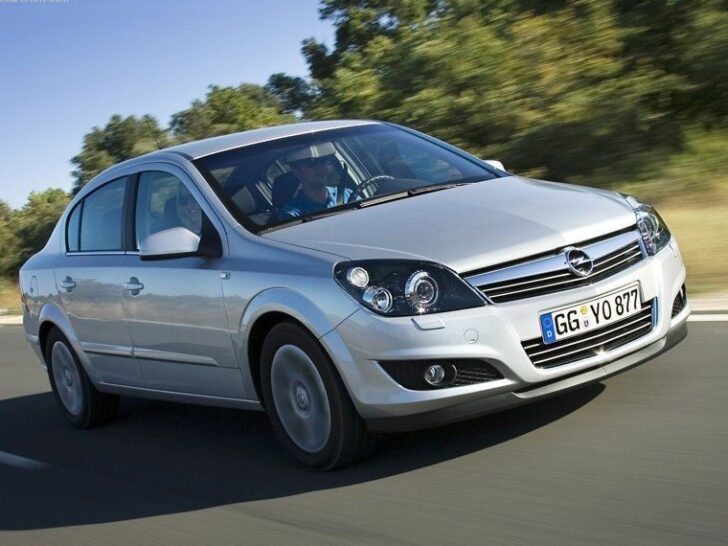 Opel Astra Family: девять лет на конвейере не помеха для популярности у семейных покупателей