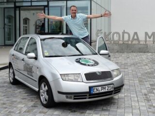 Петер Кирхофф с автомобилем Skoda Fabia