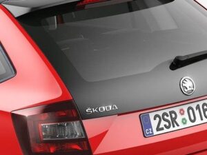 Компания Skoda «подразнила» поклонников марки тизером новой модификации модели Rapid