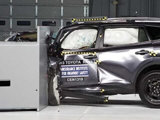 Краш-тест Toyota RAV4 от IIHS