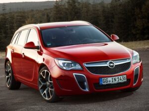 Опубликованы первые официальные снимки универсала Opel Insignia OPC после обновления