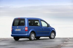 2014 Volkswagen Caddy BlueMotion — вид сзади