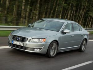 Volvo снижает цены на топовые комплектации моделей XC90 и S80 в России
