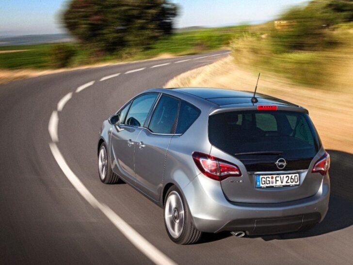 2014 Opel Meriva — вид сзади