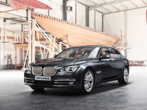 Компания BMW выпустила «серебряную» модификацию седана 7-Series