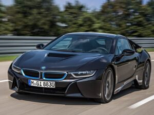 Компания BMW получила заявок на суперкар i8 на год вперед