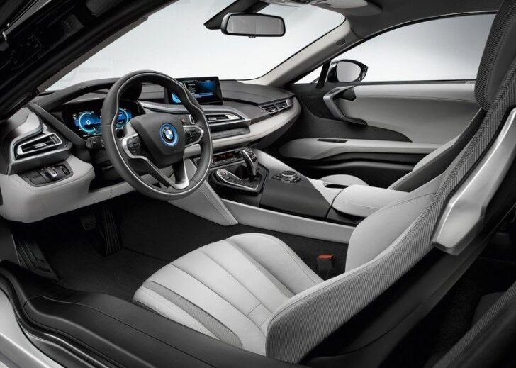 BMW i8 — интерьер