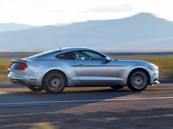2015 Ford Mustang GT — вид сбоку