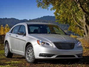 Chrysler прекращает выпуск кабриолета 200 и седана Dodge Avenger