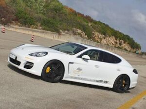 Porsche Panamera Turbo устанавливает рекорд скорости для автомобилей массой более 2 тонн