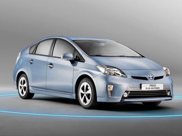 Toyota Prius получит полный привод и два разных аккумулятора