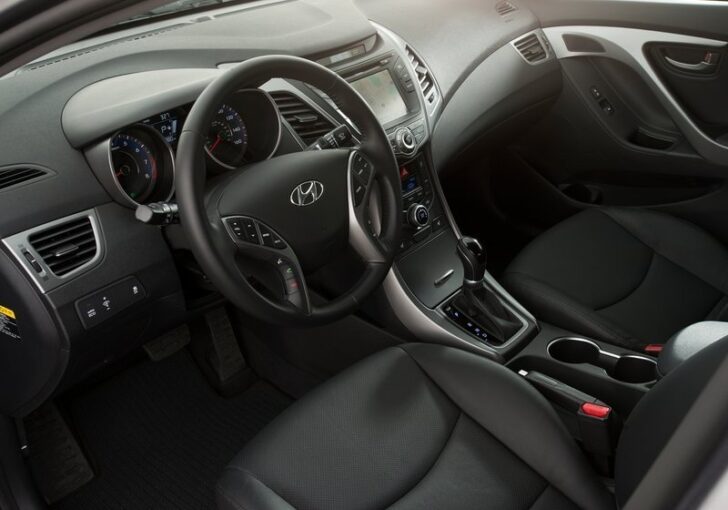2014 Hyundai Elantra Sedan — интерьер