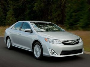 Toyota отзывает свои автомобили из-за дефекта в топливной системе