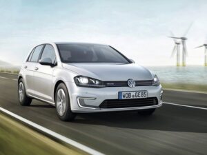 Volkswagen рассекретил характеристики электрокара E-Golf 2017