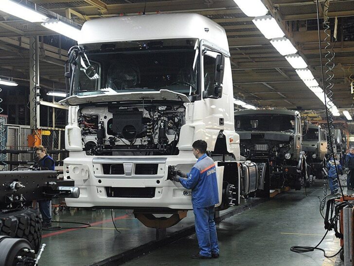 В России продажи новых грузовых авто в августе выросли на 21%