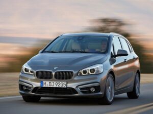 В BMW сообщили подробности о полноприводном компактвэне 2-й серии