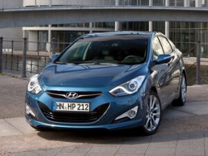 Российским покупателям предложен Hyundai i40 в новых комплектациях
