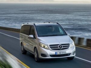 Mercedes-Benz представил минивэн V-Class с системой полного привода