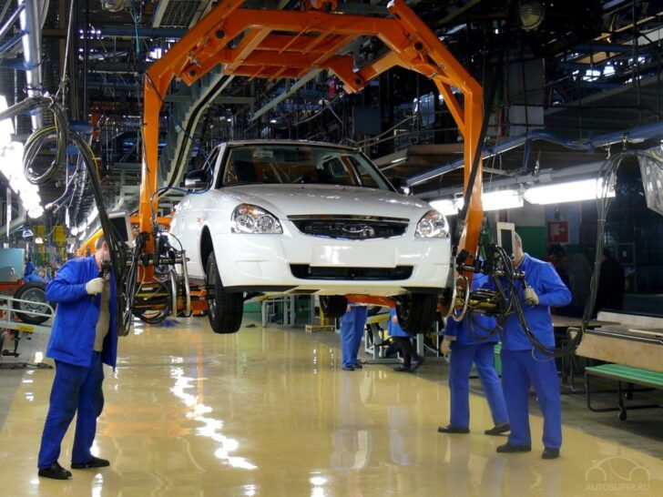 Производство легковых автомобилей в РФ в январе-мае упало на 20,4%