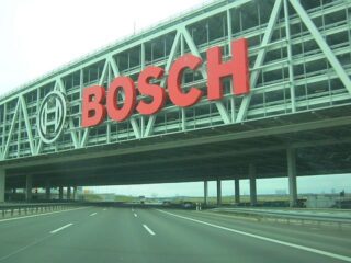 Надпись «Bosch»