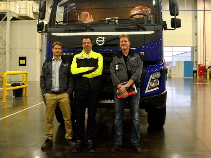 На заводе Volvo Group в Калуге собран первый грузовик новой серии