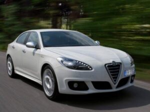 Alfa Romeo готовит к выходу на рынок конкурента «трешки» BMW
