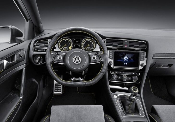 Volkswagen Golf R 400 Concept — интерьер