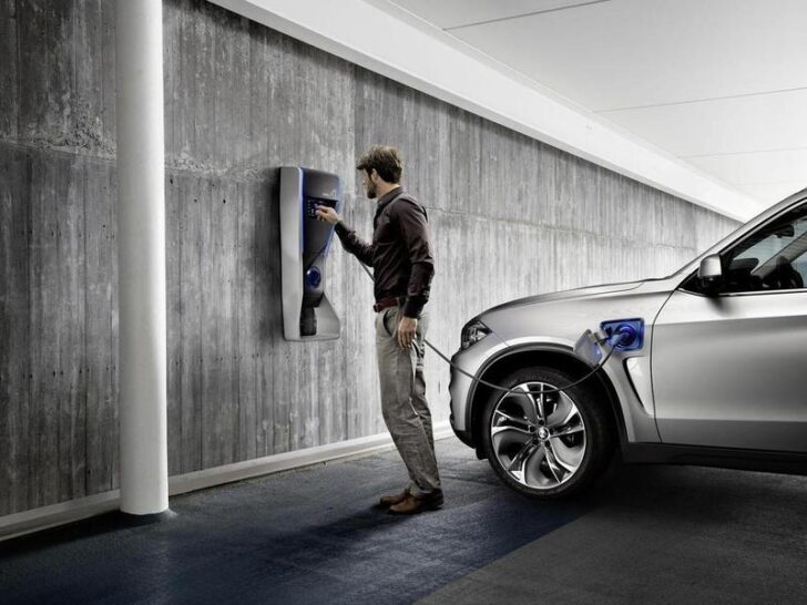 Компания BMW представит в Нью-Йорке обновленный концепт гибрида X5