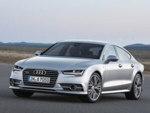 «Семерка» Audi пережила первый рестайлинг