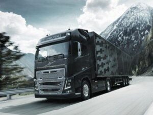 Компания Volvo приостановит сборку грузовиков в России