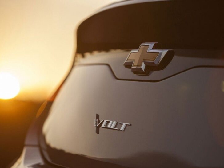 Chevrolet представил первое фото нового Volt