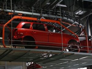 АвтоВАЗ получил чистую прибыль впервые с 2012 года