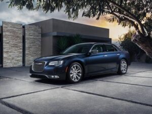 Новое поколение седана Chrysler 300 получит передний привод