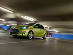 Toyota обновила «гибриды» семейства Prius