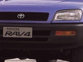 Бампер Toyota RAV4 образца 1996
