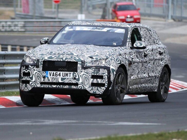 Новый кроссовер Jaguar F-Pace замечен на тестах в Нюрбургринге