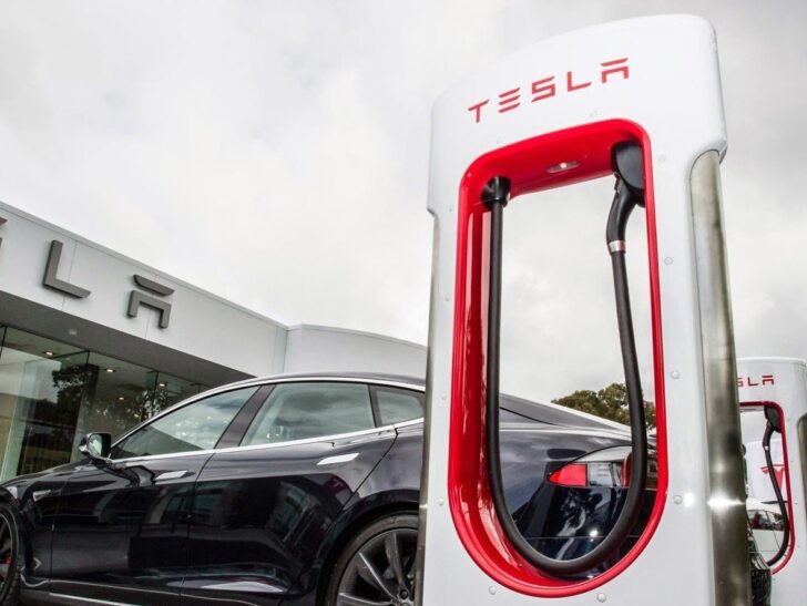 Tesla Motors планирует открыть 5 электрозаправок в РФ в 2016 году
