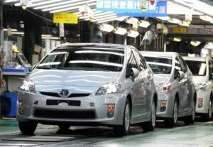 Toyota откажется от выпуска автомобилей на бензине к 2050 г