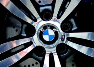 В BMW опровергли выпуск новой модели в честь 100-летия компании