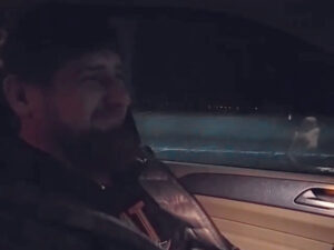 Кадырову выписали штраф за езду с непристегнутым ремнем безопасности