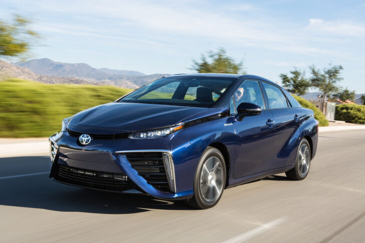 Toyota планирует выпустить доступный автомобиль на водороде