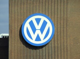 Логотип Volkswagen без слогана Das Auto