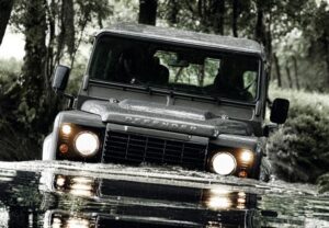 Новый внедорожник Land Rover Defender представят в 2019 году
