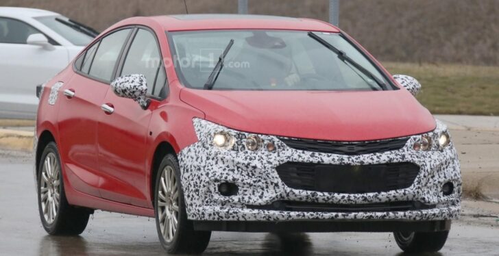 Появились новые фото с тестов гибридного седана Chevrolet Cruze 2017